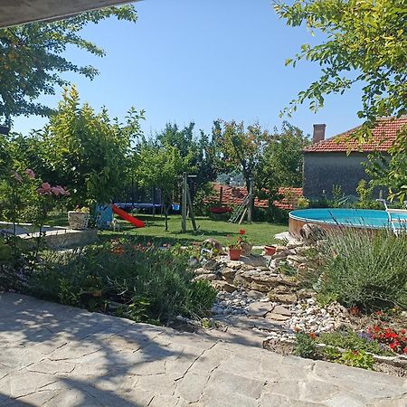 Ferienwohnung Stai Za Gosti Bazdarovi Byala  Exterior foto