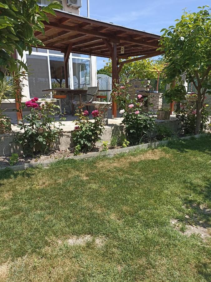 Ferienwohnung Stai Za Gosti Bazdarovi Byala  Exterior foto